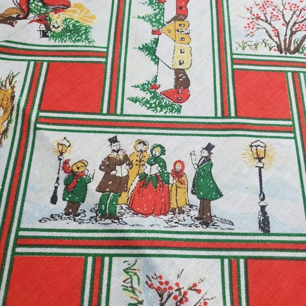 Christmas‎ Village Caroling Cloth Napkins Set Of 8 MCM Vintage Kitschy Fabric